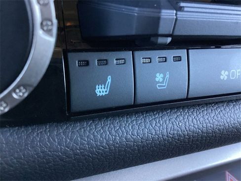 Used 2024 Toyota Tundra Limited image 22