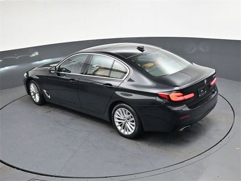 Used 2022 BMW 530i w/ Premium Package image 21