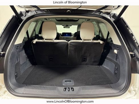 New 2026 Lincoln Aviator AWD image 18