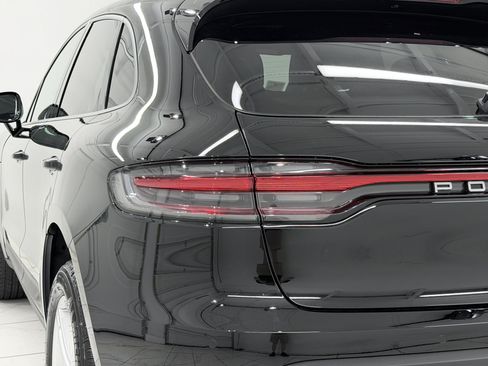 New 2026 Porsche Macan AWD/4WD image 18