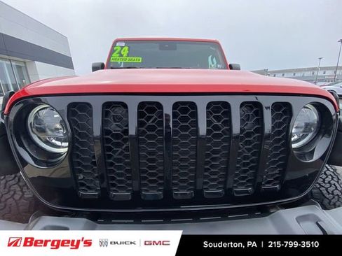 Used 2024 Jeep Wrangler Willys image 34