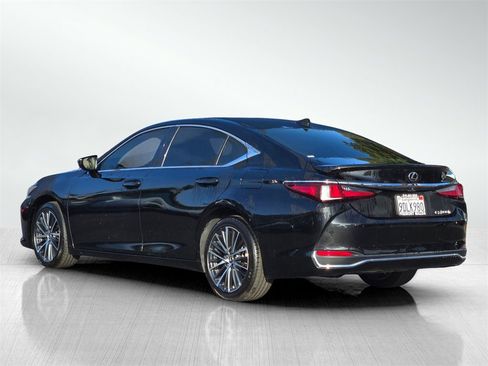 Used 2023 Lexus ES 300h w/ Premium Package image 6