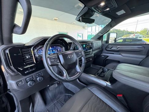 Used 2024 Chevrolet Silverado 2500 ZR2 w/ Technology Package AWD/4WD image 13