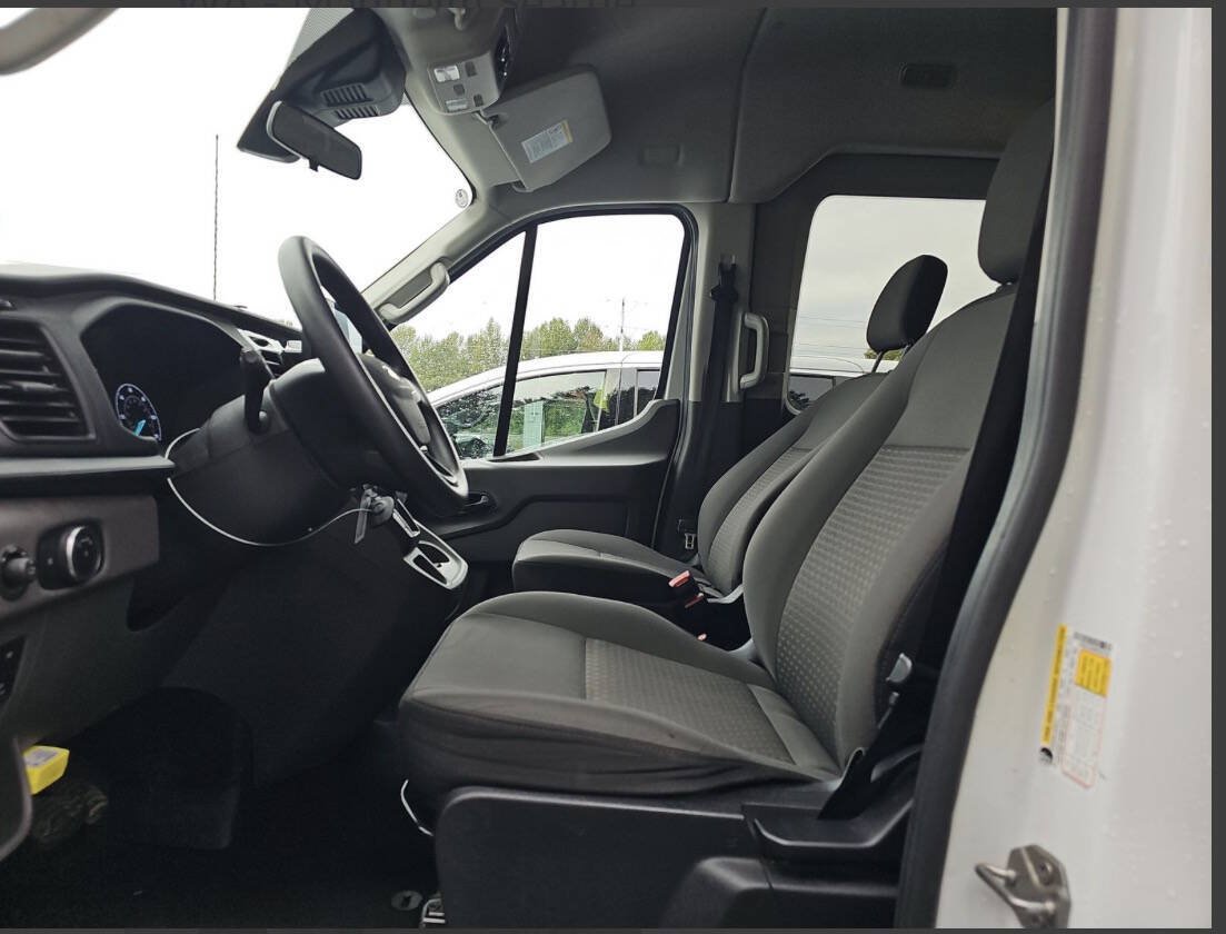 Used 2024 Ford Transit 350 XLT RWD image 4