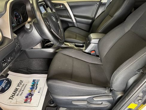 Used 2018 Toyota RAV4 XLE AWD/4WD image 20