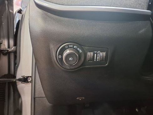 Used 2022 Jeep Compass Latitude AWD/4WD image 14
