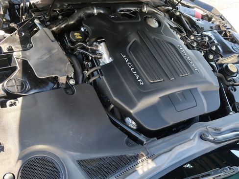 Used 2016 Jaguar F-TYPE R image 37