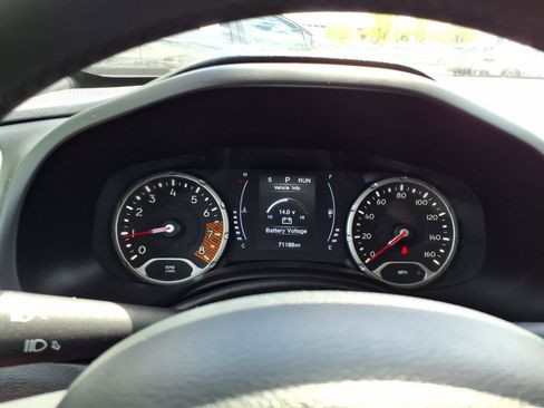 Used 2020 Jeep Renegade Latitude w/ Popular Equipment Group image 14