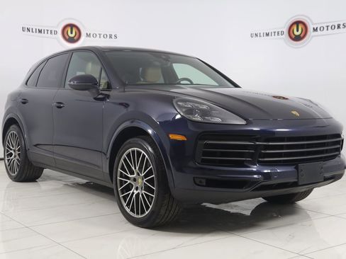 Used 2022 Porsche Cayenne Platinum Edition w/ Premium Package Plus image 24