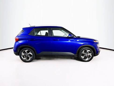 Used 2023 Hyundai Venue SEL w/ Cargo Package FWD image 2