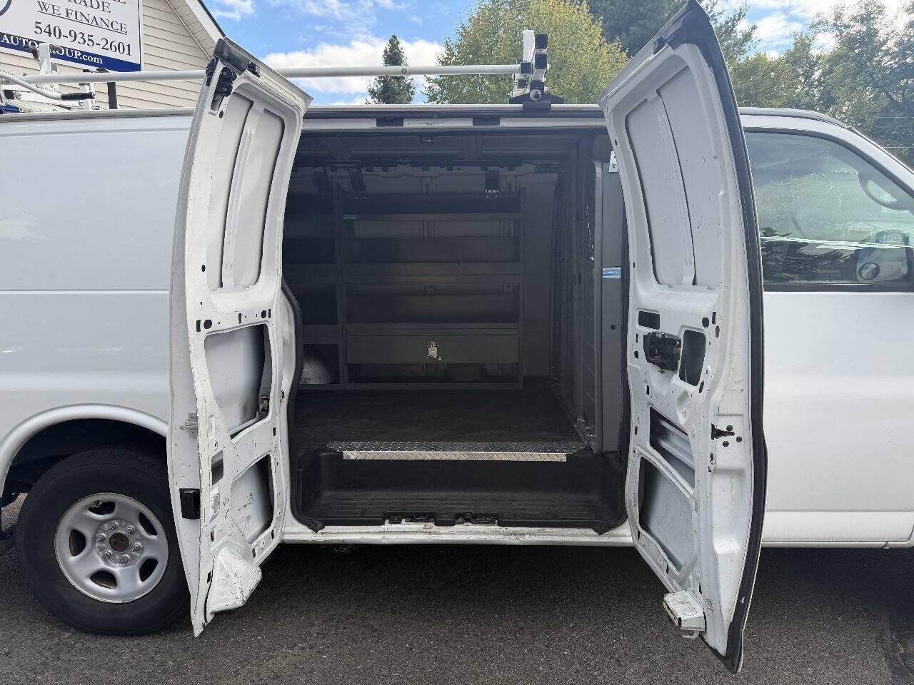 Used 2007 Chevrolet Express 1500 RWD image 17