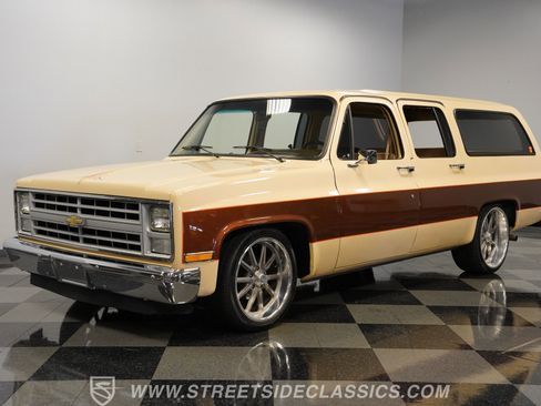 Used 1987 GMC Suburban 2WD image 5