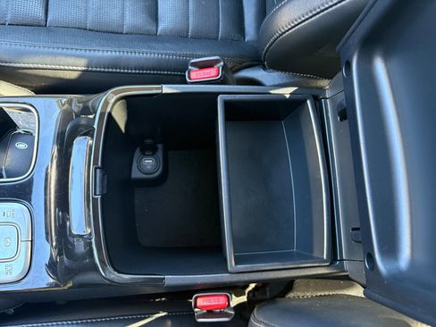 Used 2020 Kia Telluride SX w/ SX Prestige Package image 16