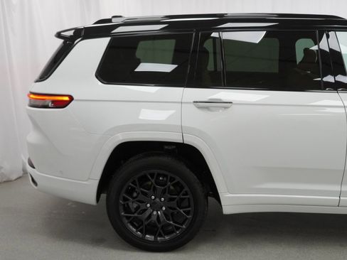 Certified 2024 Jeep Grand Cherokee L Summit image 10