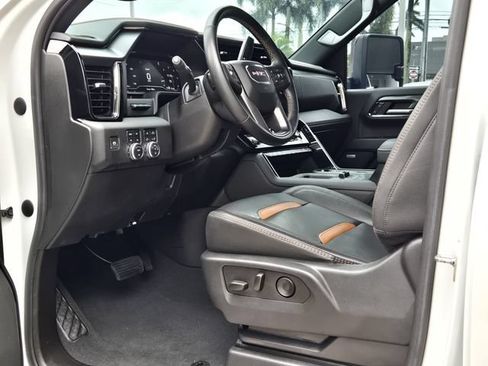 Used 2024 GMC Sierra 2500 AT4 w/ AT4 Premium Plus Package AWD/4WD image 16