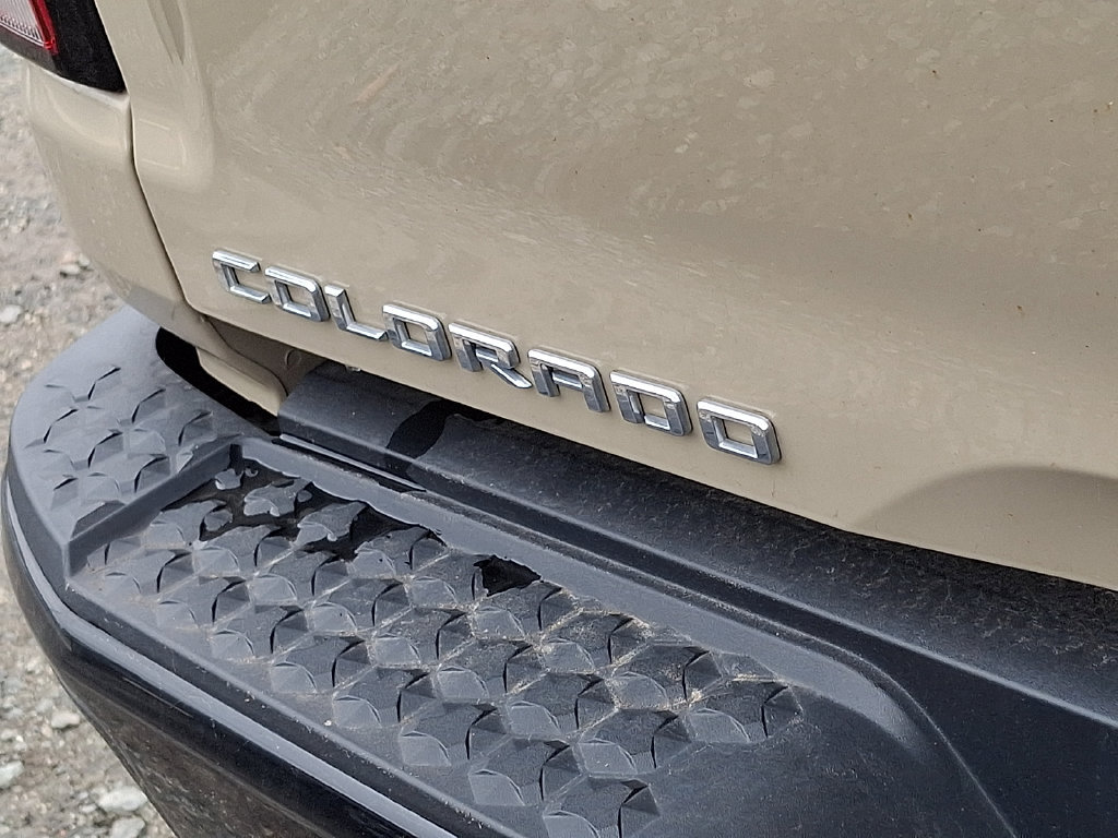 Used 2023 Chevrolet Colorado Trail Boss w/ LPO, Dark Essentials Package AWD/4WD image 29