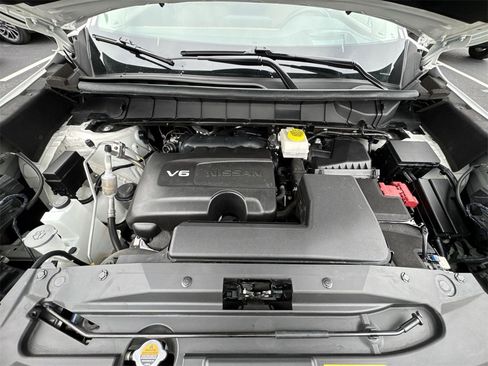 Used 2023 Nissan Pathfinder Platinum image 28