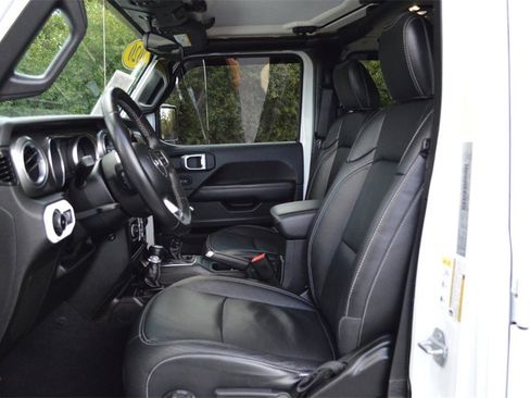 Used 2020 Jeep Wrangler Unlimited Sahara image 13