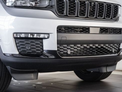 New 2025 Jeep Grand Cherokee L Limited w/ Luxury Tech Group II image 14