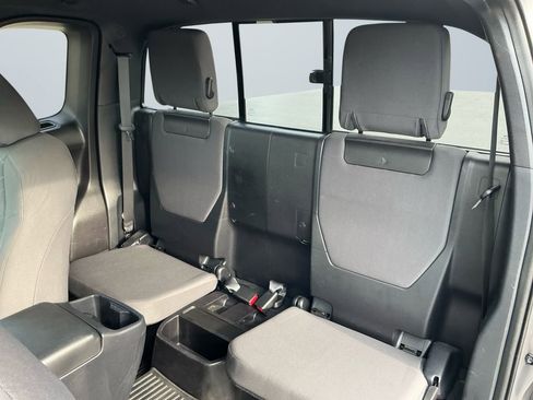 Used 2018 Toyota Tacoma TRD Sport image 14