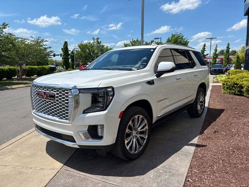 Used 2021 GMC Yukon Denali w/ Denali Premium Package AWD/4WD image 7