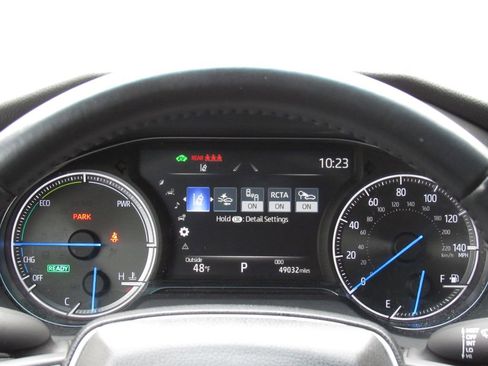 Used 2024 Toyota Venza LE image 21