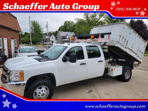 Used 2011 Chevrolet Silverado 3500 W/T RWD image 1