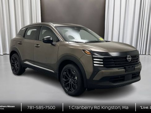 New 2026 Nissan Kicks SR w/ SR Premium Package AWD/4WD image 3