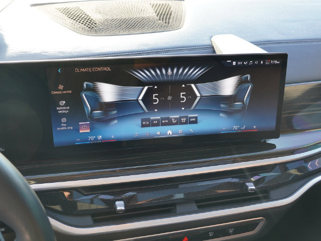 Used 2024 BMW X7 xDrive40i AWD/4WD image 43