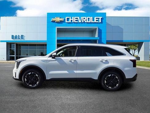 Used 2024 Kia Sorento S AWD/4WD image 6