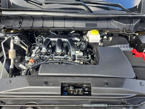 Used 2025 Nissan Pathfinder SL FWD image 33