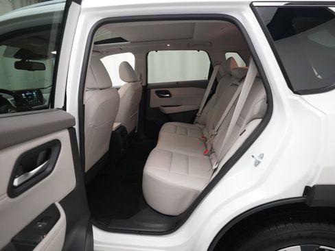 Certified 2023 Nissan Rogue SL w/ SL Premium Package AWD/4WD image 16