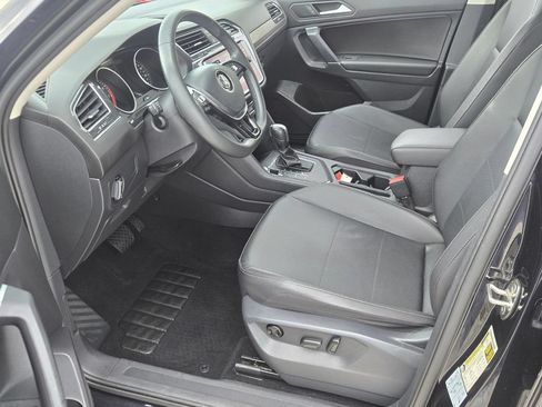 Used 2020 Volkswagen Tiguan SE FWD image 11