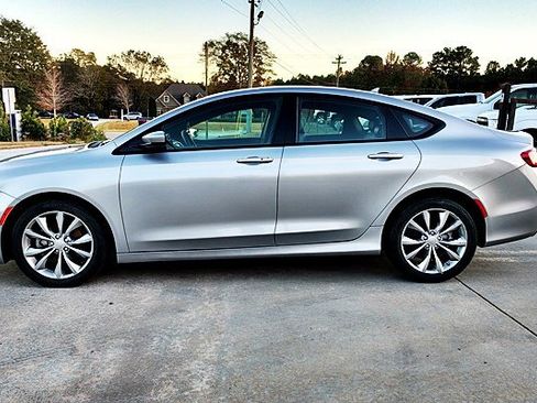 Used 2016 Chrysler 200 S image 6