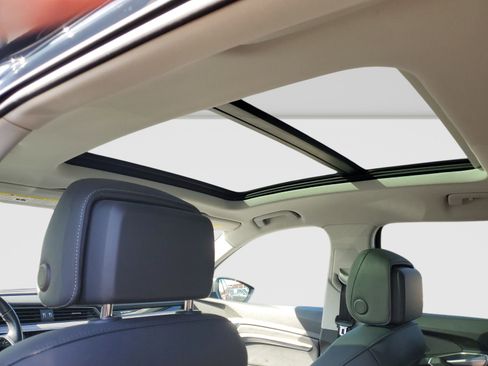 Used 2024 Audi Q8 e-tron Premium Plus image 14