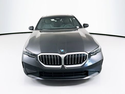 Used 2025 BMW 530i image 2