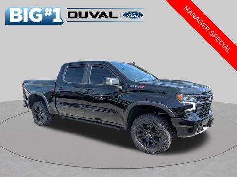 Used 2022 Chevrolet Silverado 1500 ZR2 w/ Technology Package AWD/4WD image 2