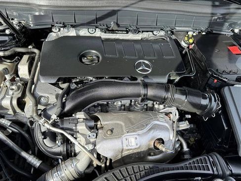 Used 2023 Mercedes-Benz GLB 250 4MATIC image 22