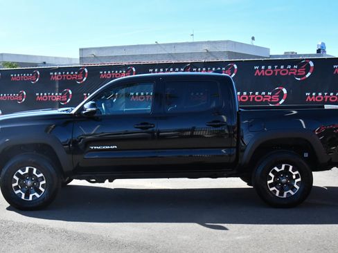 Used 2023 Toyota Tacoma TRD Off-Road w/ Technology Package image 4