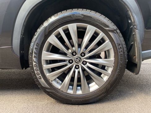 Used 2021 Toyota Highlander Platinum image 36