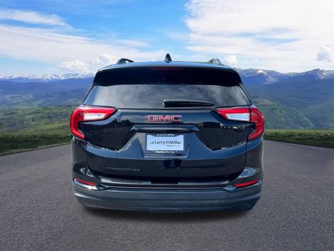 Used 2023 GMC Terrain SLE w/ Elevation Edition FWD image 4
