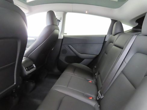 Used 2025 Tesla Model Y Long Range AWD/4WD image 16
