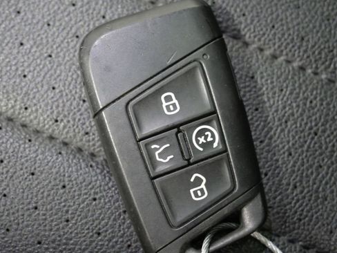 Used 2022 Volkswagen Tiguan SE AWD/4WD image 31