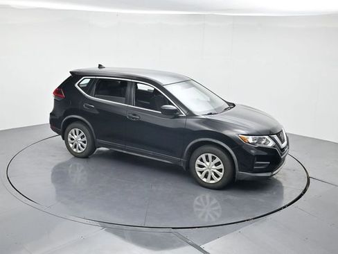 Used 2018 Nissan Rogue S image 40