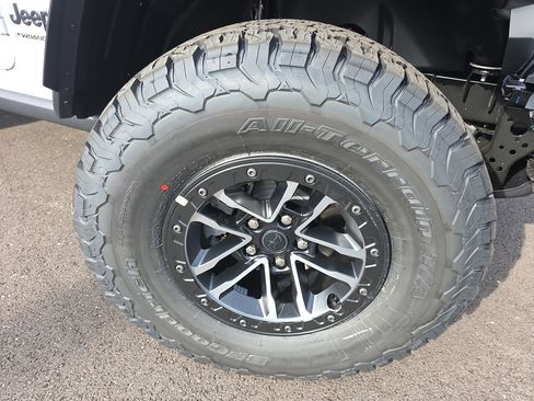 New 2026 Jeep Wrangler Unlimited Rubicon 392 w/ Quick Order Package 27X Moab AWD/4WD image 29