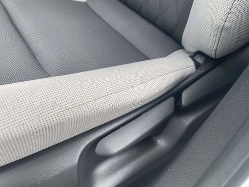 Used 2025 Toyota Corolla LE FWD image 17