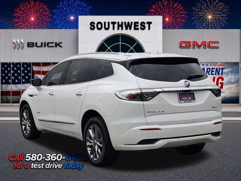 Used 2023 Buick Enclave Avenir w/ Avenir Technology Package FWD image 4
