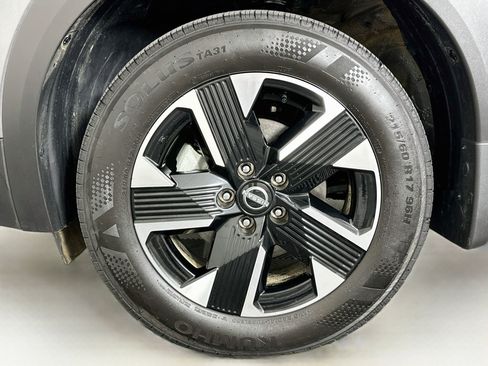 Used 2026 Nissan Kicks SR FWD image 11