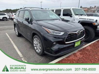 Used 2023 Toyota Highlander Limited