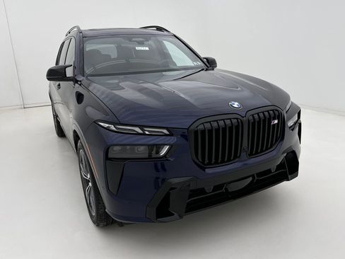 New 2026 BMW X7 M60i image 3